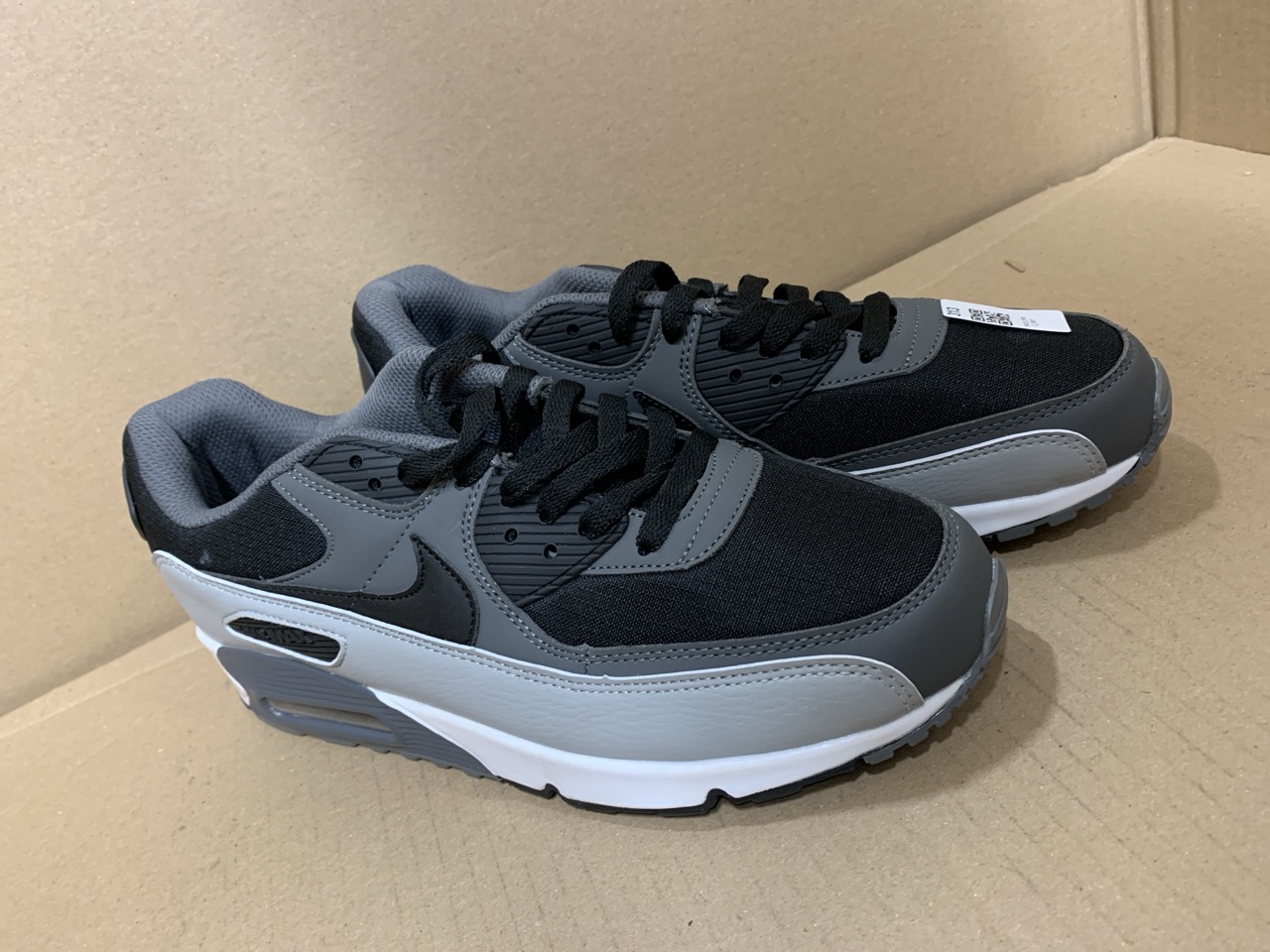 Lot 313  
            Edinburgh SR23 - Delivery Only 

                
NIKE AIR MAX 90 IN MALT BLUE SLATE UK SIZE 9: LOCATION - F