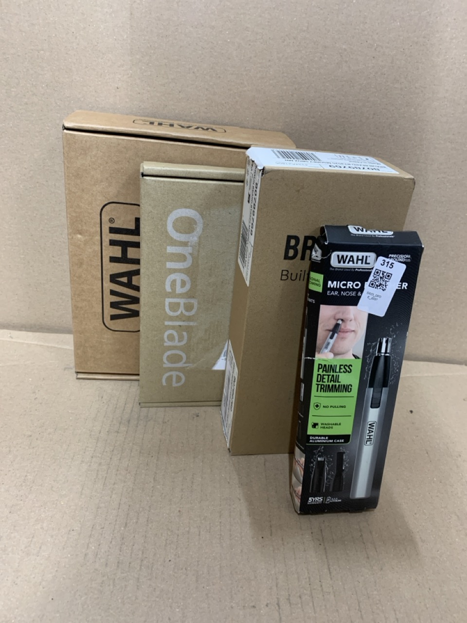 Lot 315  
            Edinburgh SR23 - Delivery Only 

                
QUANTITY OF HEALTH & BEAUTY ITEMS TO INCLUDE BRAUN BEARD TRIMMER SERIES 3, PLUS 4...