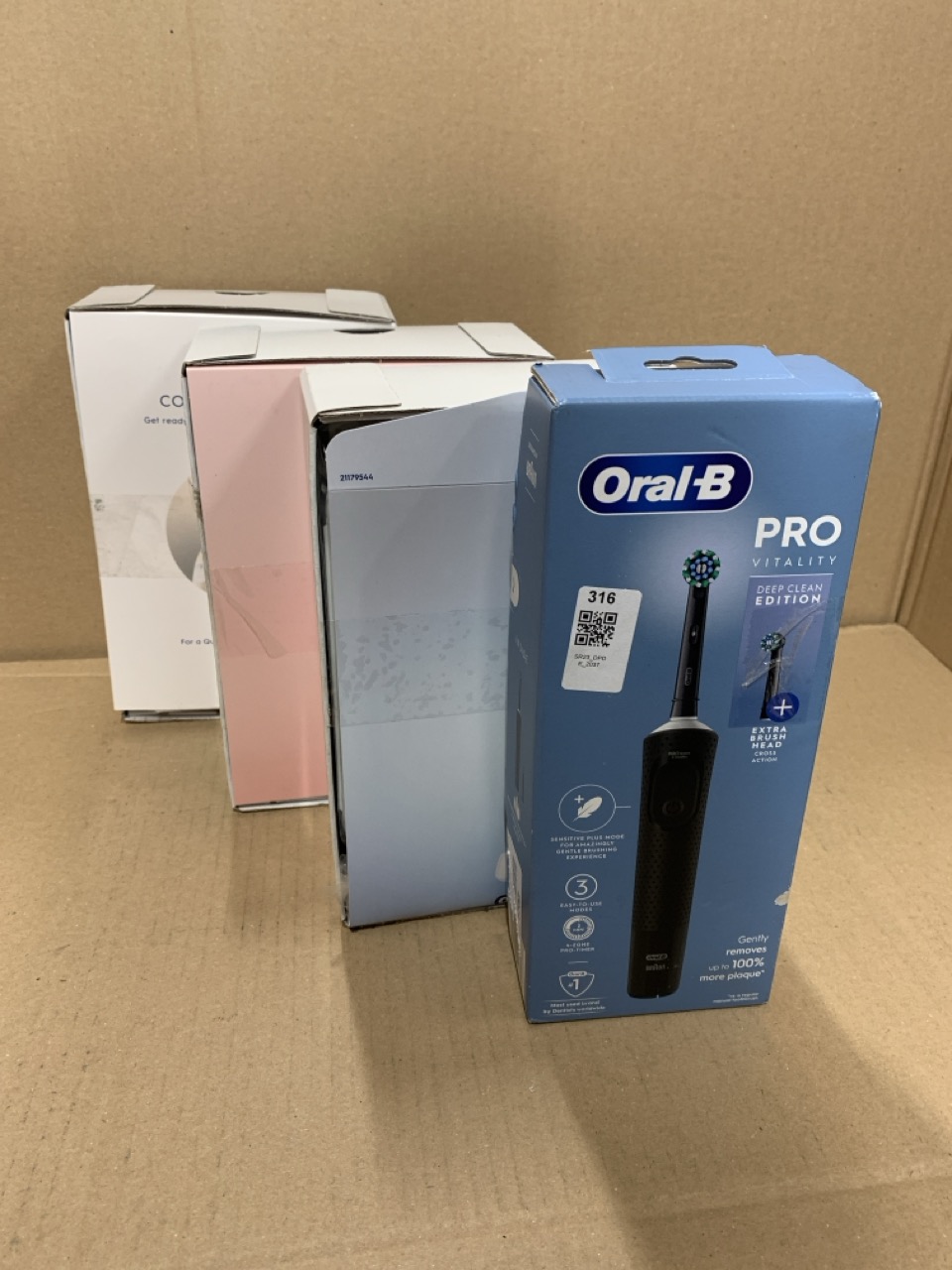 Lot 316  
            Edinburgh SR23 - Delivery Only 

                
QUANTITY OF HEALTH & BEAUTY ITEMS TO INCLUDE ORAL-B VITALITY PRO ELECTRIC TOOTHBR...