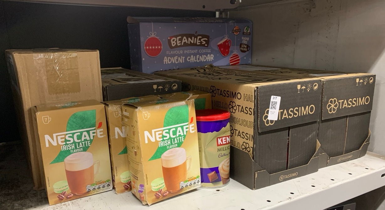 Lot 317  
            Edinburgh SR23 - Delivery Only 

                
QUANTITY OF FOOD & DRINK ITEMS TO INCLUDE NESCAFÉ IRISH LATTE INSTANT COFFEE 7 SA...