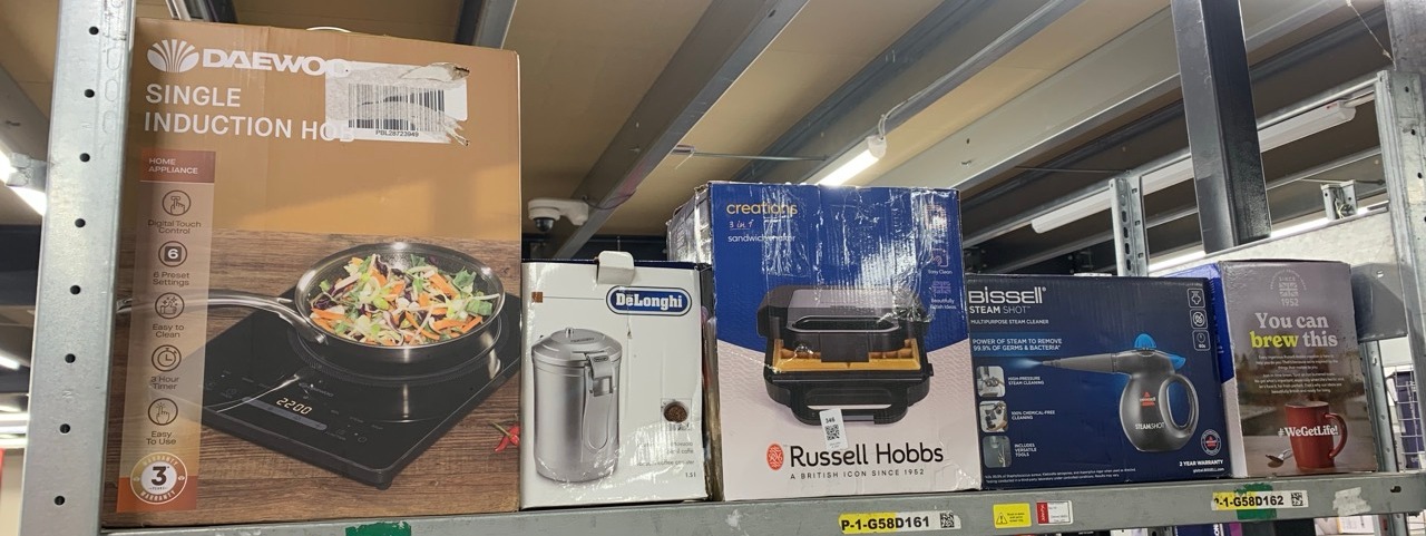 Lot 346  
            Edinburgh SR23 - Delivery Only 

                
QUANTITY OF KITCHEN & APPLIANCES ITEMS TO INCLUDE RUSSELL HOBBS SANDWICH MAKER 3 ...