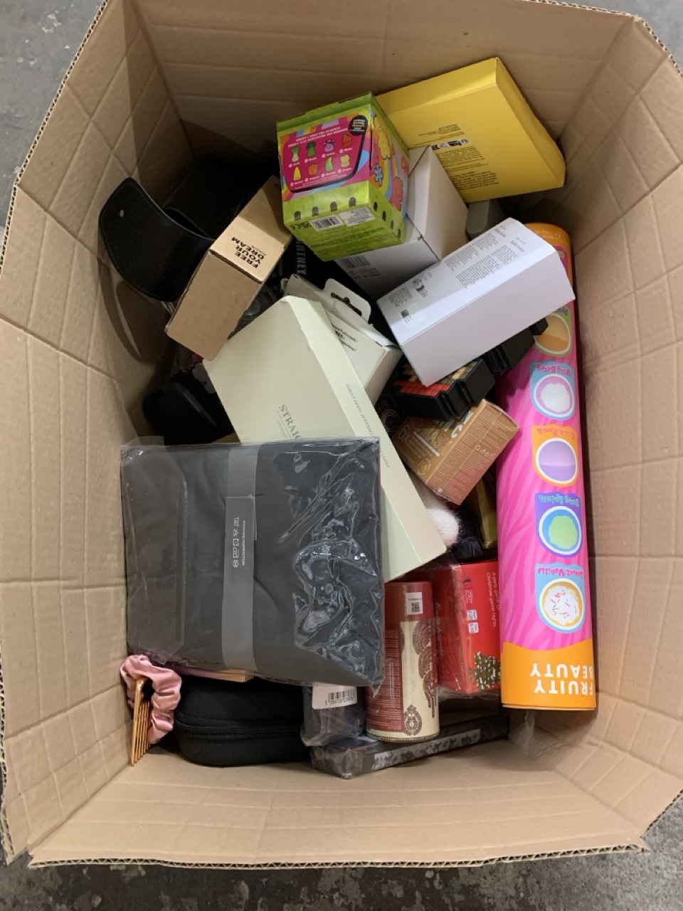 Lot 371  
            Edinburgh SR23 - Delivery Only 

                
QUANTITY OF GENERAL GOODS TO INCLUDE SAMSUNG SUPER FAST WIRELESS CHARGER DUO: LOC...