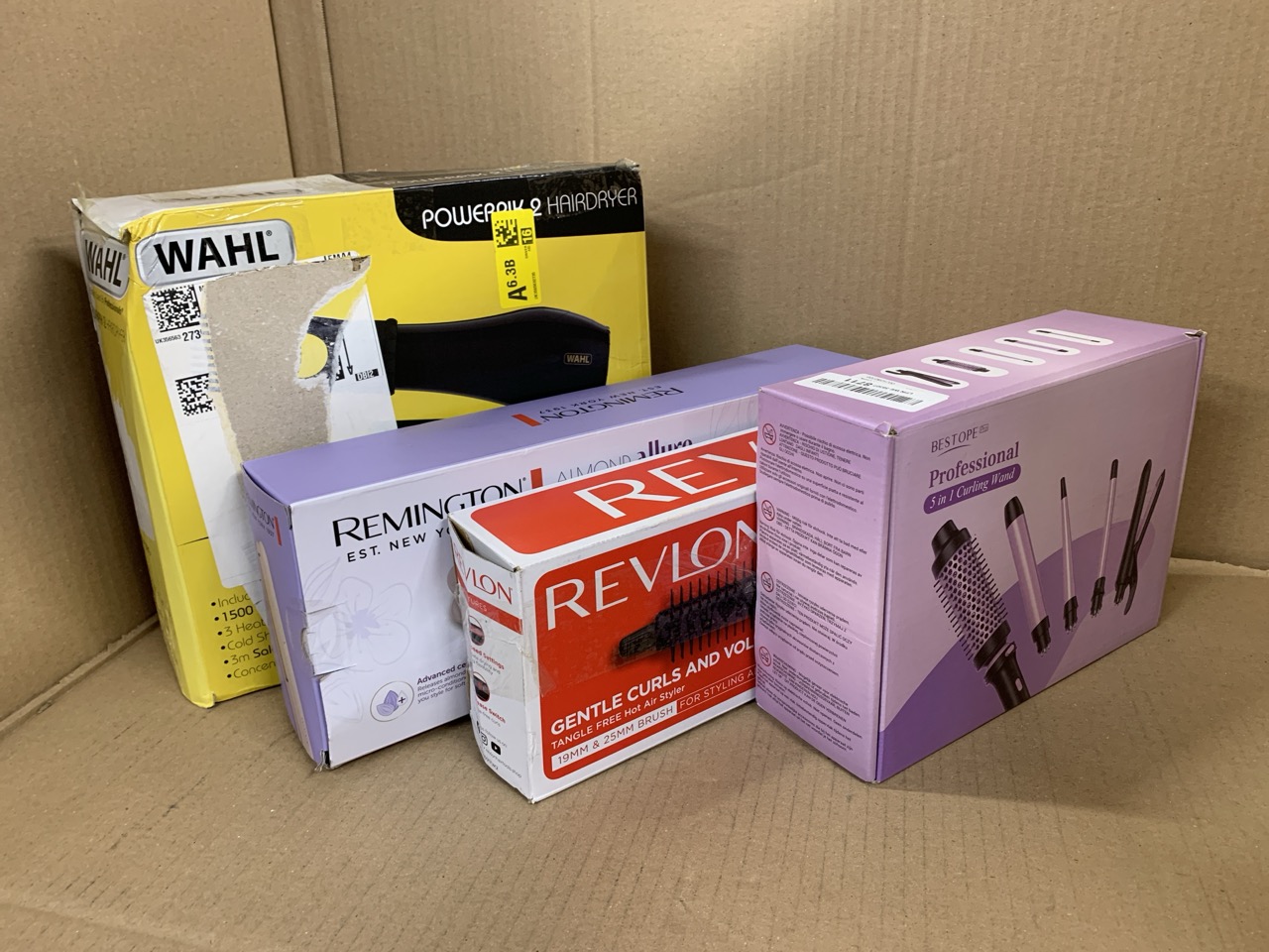 Lot 383  
            Edinburgh SR23 - Delivery Only 

                
QUANTITY OF HEALTH & BEAUTY ITEMS TO INCLUDE REMINGTON STRAIGHTENER [ADVANCED CER...