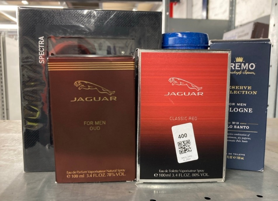 Lot 400  
            Edinburgh SR23 - Delivery Only 

                
QUANTITY OF HEALTH & BEAUTY ITEMS TO INCLUDE JAGUAR FOR MEN OUD EAU DE PARFUM 100...