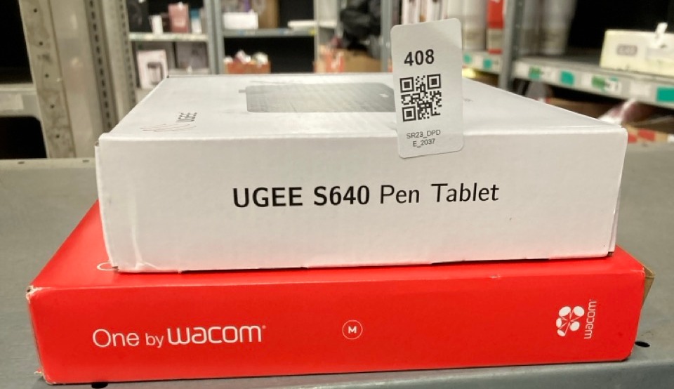 Lot 408  
            Edinburgh SR23 - Delivery Only 

                
UGEE Y160F GRAPHIC TABLETS + ONE BY WACOM MEDIUM – DRAWING TABLET WITH PEN, STYLU...