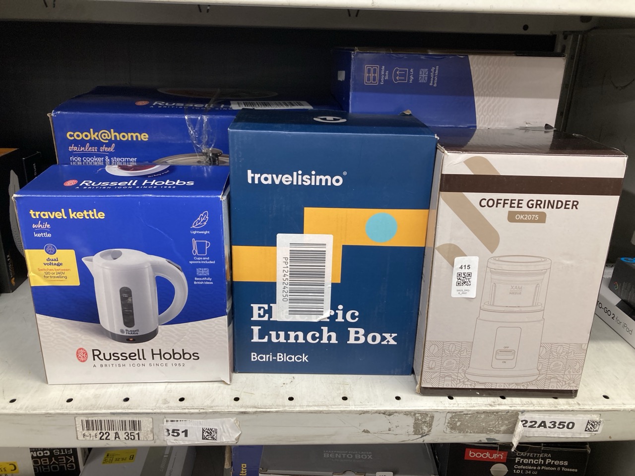 Lot 415  
            Edinburgh SR23 - Delivery Only 

                
QUANTITY OF KITCHEN & APPLIANCES ITEMS TO INCLUDE RUSSELL HOBBS ELECTRIC 0.85L TR...