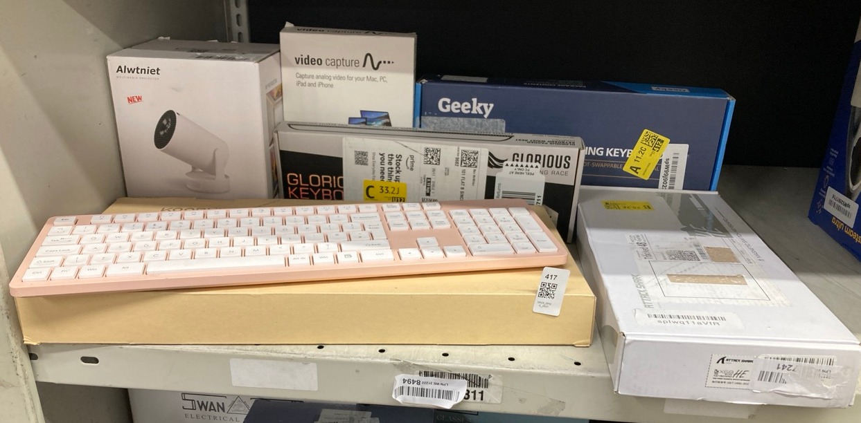 Lot 417  
            Edinburgh SR23 - Delivery Only 

                
QUANTITY OF TECH & GAMING TO INCLUDE ALWTNIET SMART VIDEO PROJECTOR: LOCATION - H