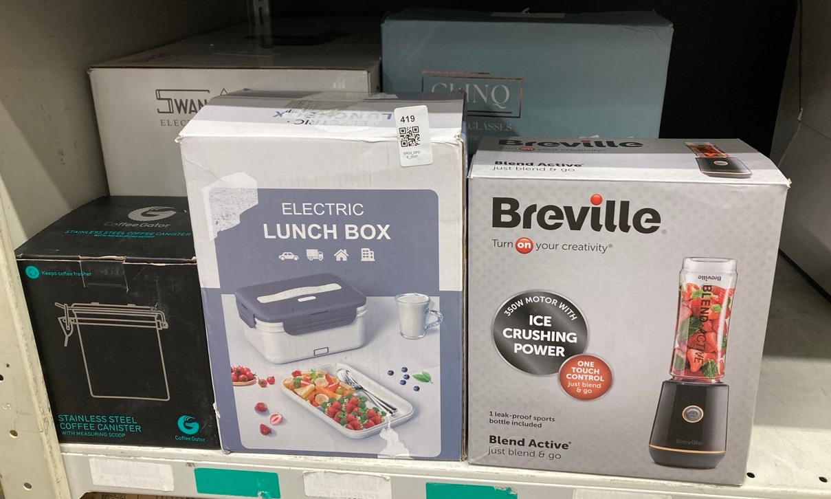 Lot 419  
            Edinburgh SR23 - Delivery Only 

                
QUANTITY OF KITCHEN & APPLIANCES ITEMS TO INCLUDE BREVILLE BLEND ACTIVE PERSONAL ...