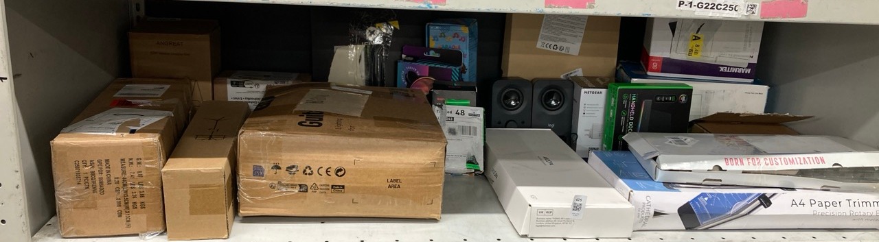 Lot 425  
            Edinburgh SR23 - Delivery Only 

                
QUANTITY OF TECH & GAMING ITEMS TO INCLUDE NETGEAR WIFI EXTENDER BOOSTER EX3110 |...