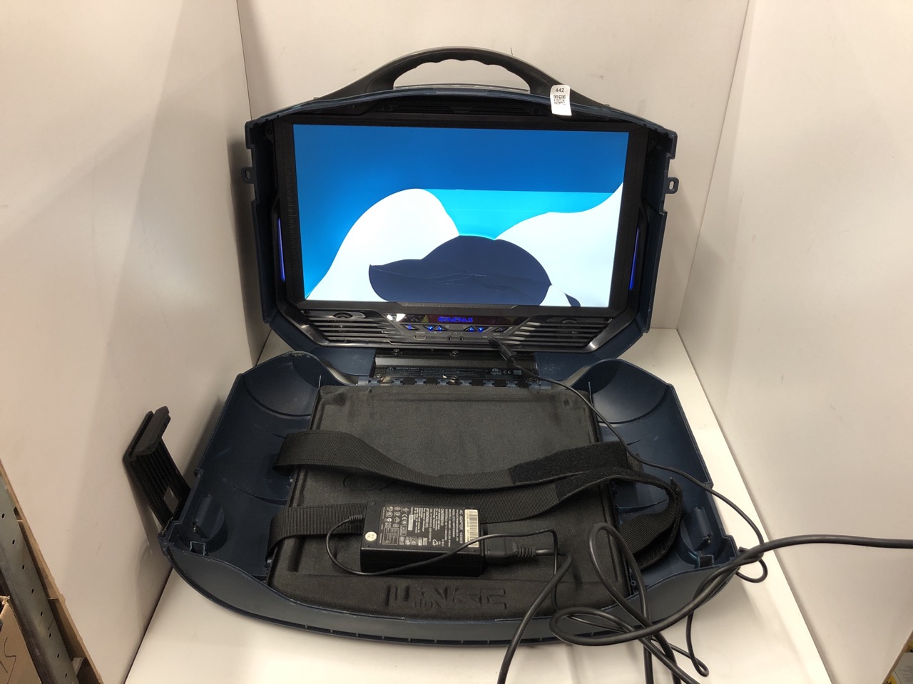 Lot 442  
            Edinburgh SR23 - Delivery Only 

                
HALO UNSC VANGUARD PERSONAL GAMING ENVIRONMENT SMASHED/SALVAGE/SPARES: LOCATION - I