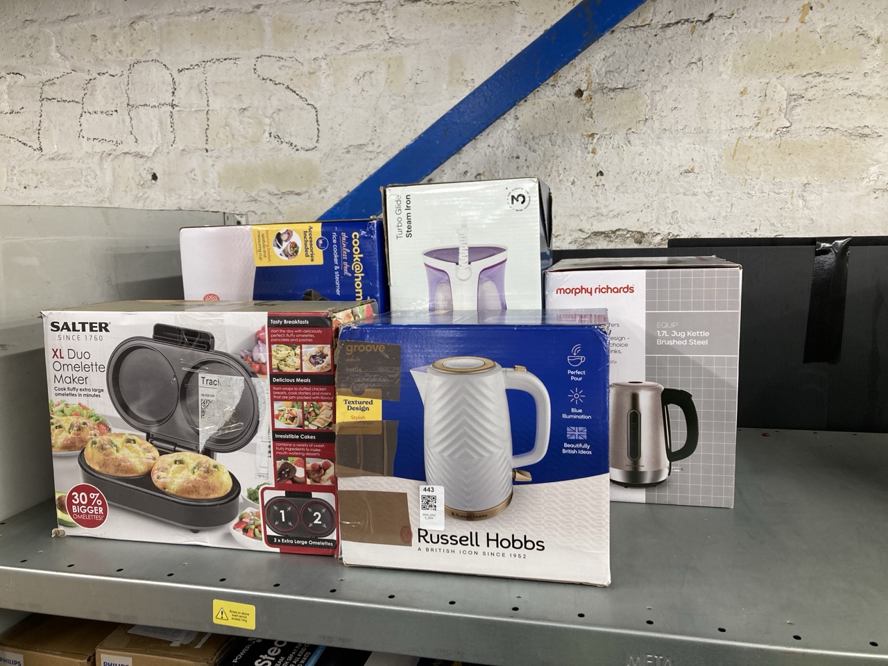 Lot 443  
            Edinburgh SR23 - Delivery Only 

                
QUANTITY OF KITCHEN & APPLIANCES ITEMS TO INCLUDE SALTER EK4213S OMELETTE MAKER –...