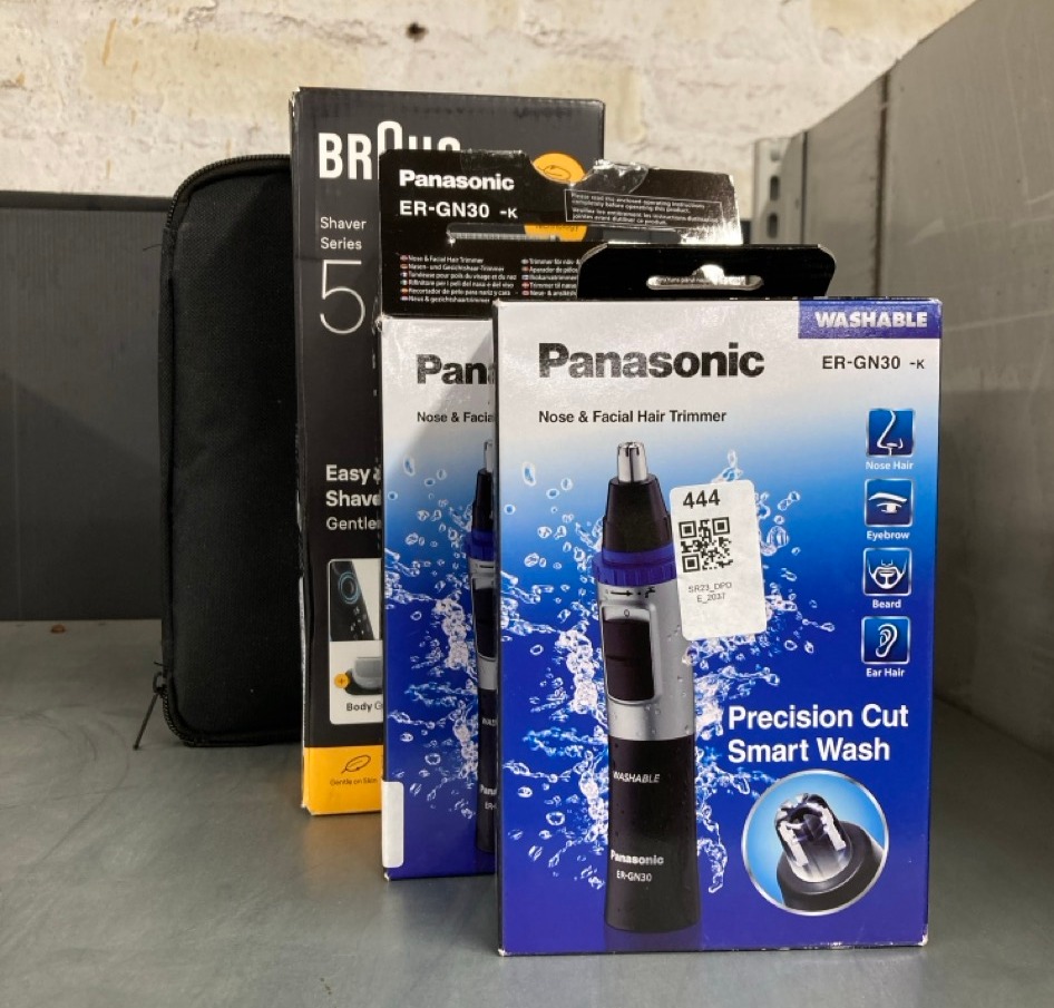 Lot 444  
            Edinburgh SR23 - Delivery Only 

                
QUANTITY OF HEALTH & BEAUTY ITEMS TO INCLUDE PANASONIC ER-GN30 NOSE / EAR HAIR: L...