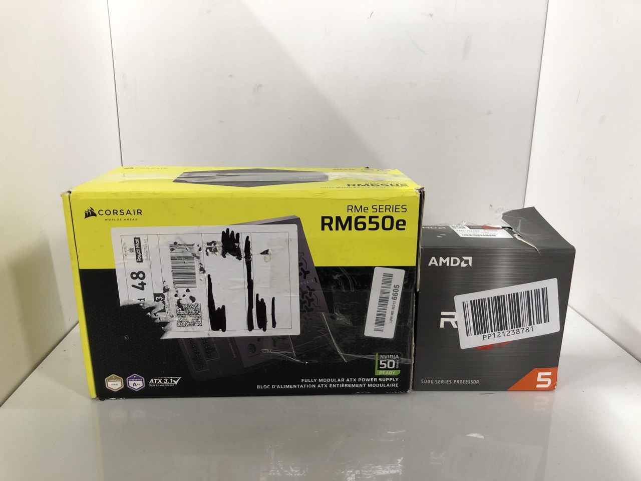 Lot 454  
            Edinburgh SR23 - Delivery Only 

                
AMD RYZEN 5 5500 WITH WRAITH STEALTH COOLER 3.6 GHZ 6 CORE / 12 THREAD 19MB 65W 1...