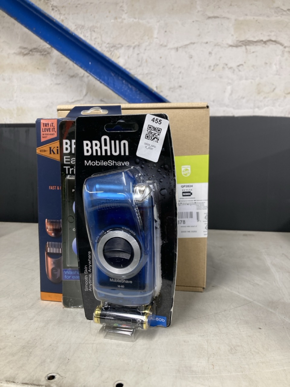 Lot 455  
            Edinburgh SR23 - Delivery Only 

                
QUANTITY OF HEALTH & BEAUTY ITEMS TO INCLUDE BRAUN EAR AND NOSE HAIR TRIMMER FOR ...