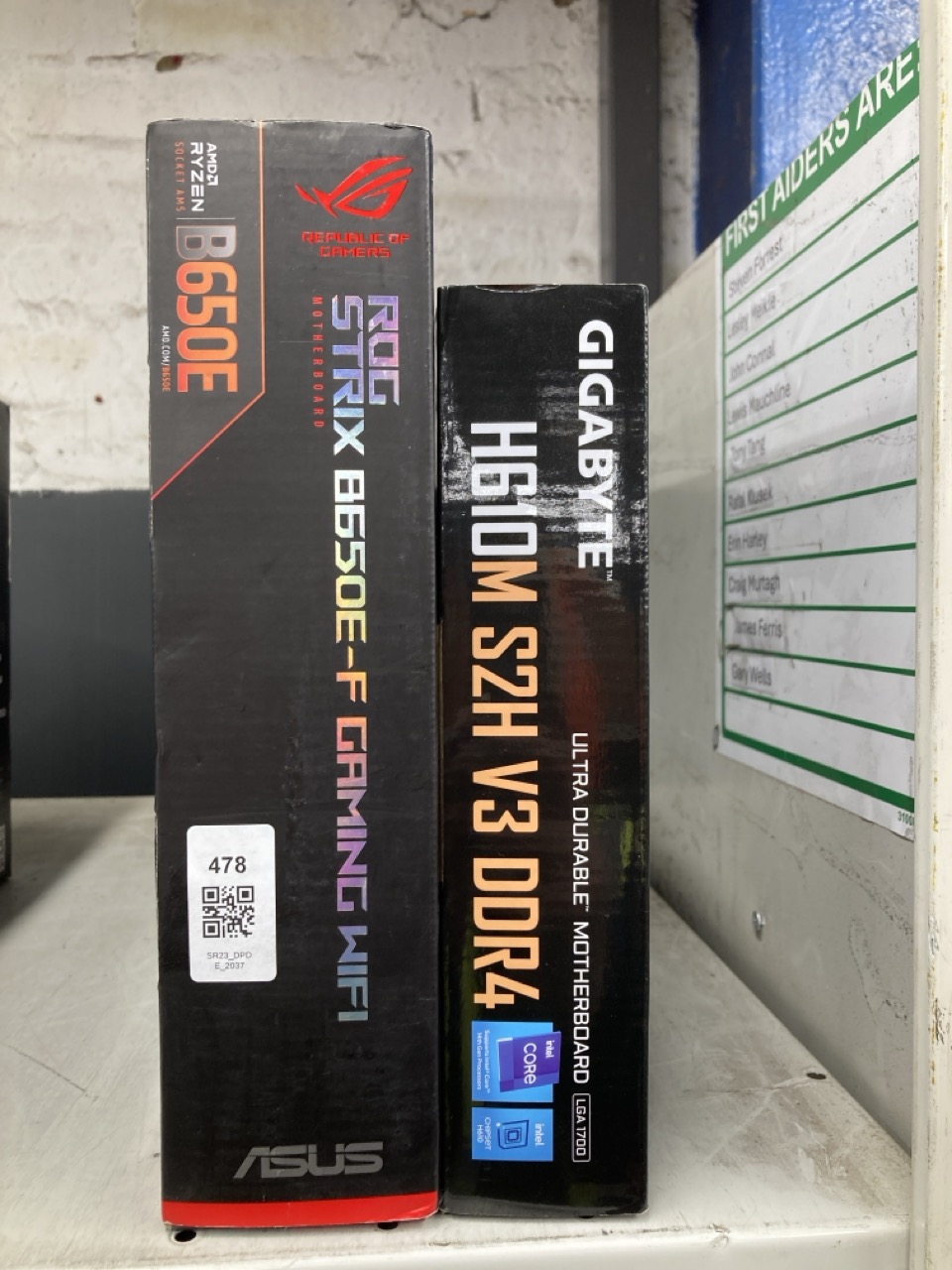 Lot 478  
            Edinburgh SR23 - Delivery Only 

                
ASUS ROG STRIX B650E-F GAMING WIFI AMD RYZEN AM5 ATX MOTHERBOARD, 12 + 2 POWER ST...