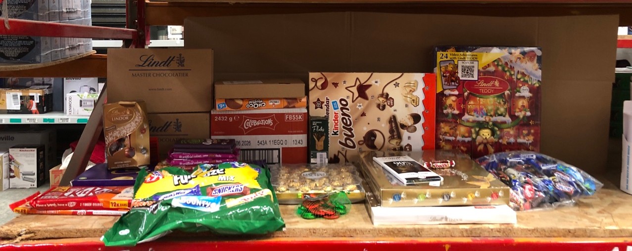 Lot 543  
            Edinburgh SR23 - Delivery Only 

                
QUANTITY OF FOOD & DRINK ITEMS TO INCLUDE LINDT EXCELLENCE INTENSE DARK CACAO CHO...