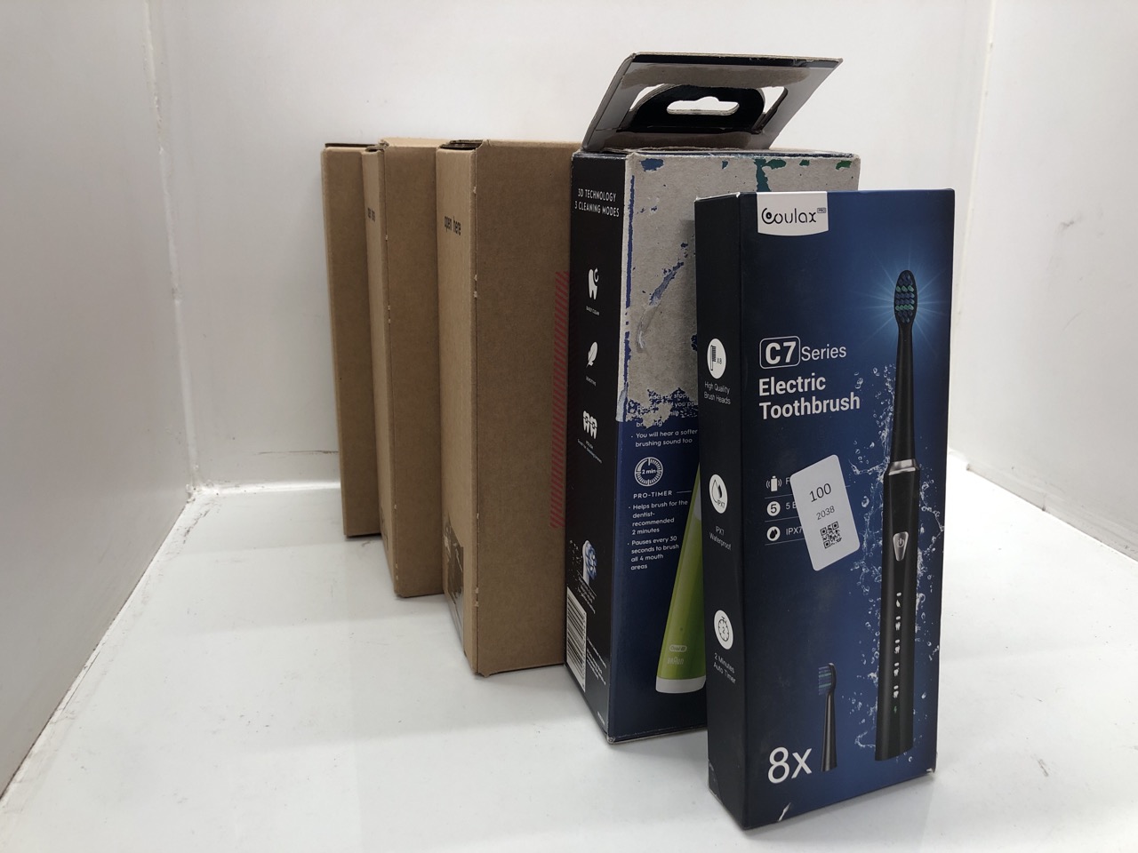 Lot 100  
            Edinburgh SR24 - Delivery Only 

                
QUANTITY OF HEALTH & BEAUTY ITEMS TO INCLUDE ORAL-B PRO JUNIOR ELECTRIC TOOTHBRUS...
