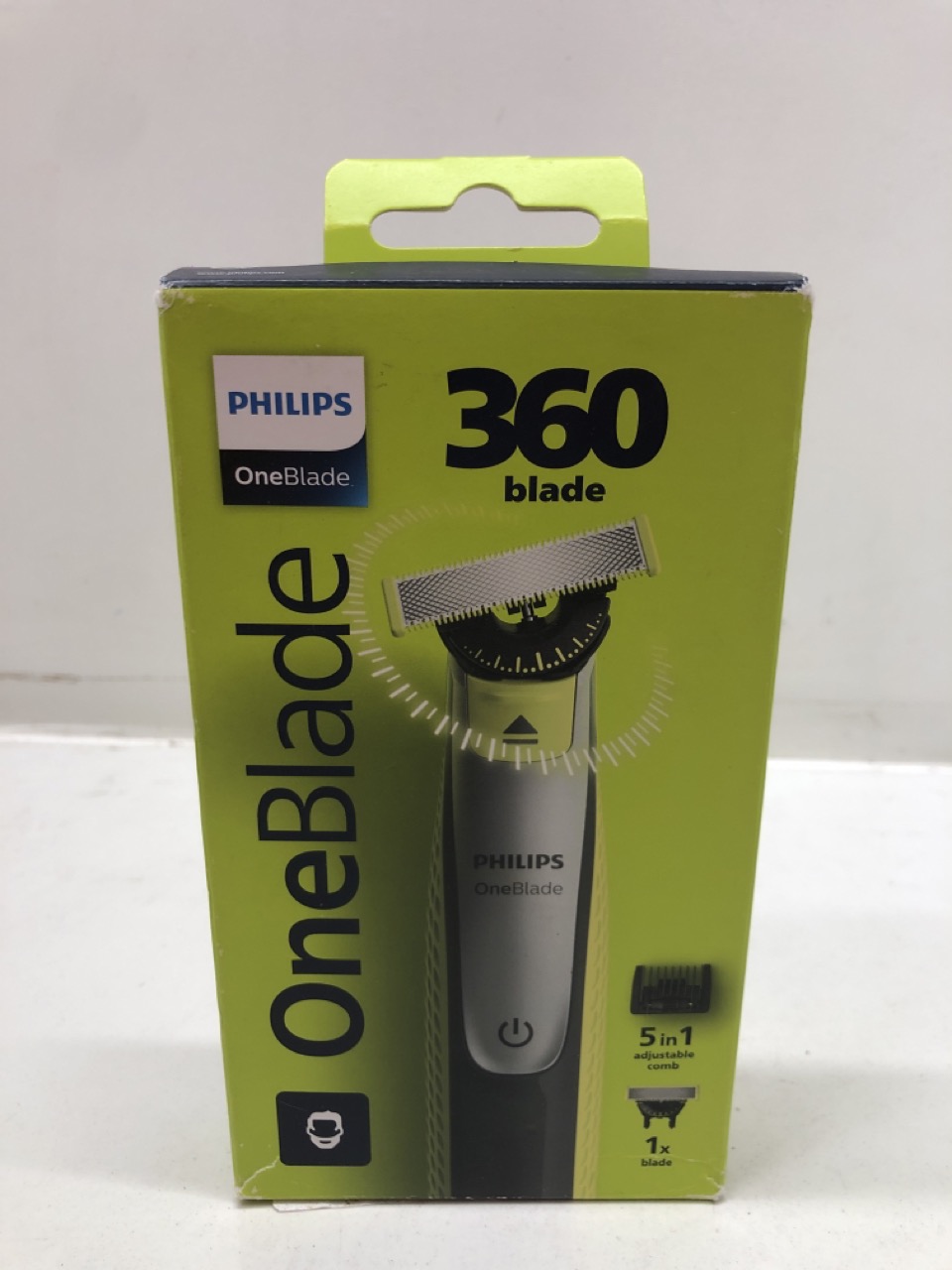 Lot 101  
            Edinburgh SR24 - Delivery Only 

                
QUANTITY OF HEALTH & BEAUTY ITEMS TO INCLUDE GILLETTE LABS HEATED MEN'S RAZOR + 1...