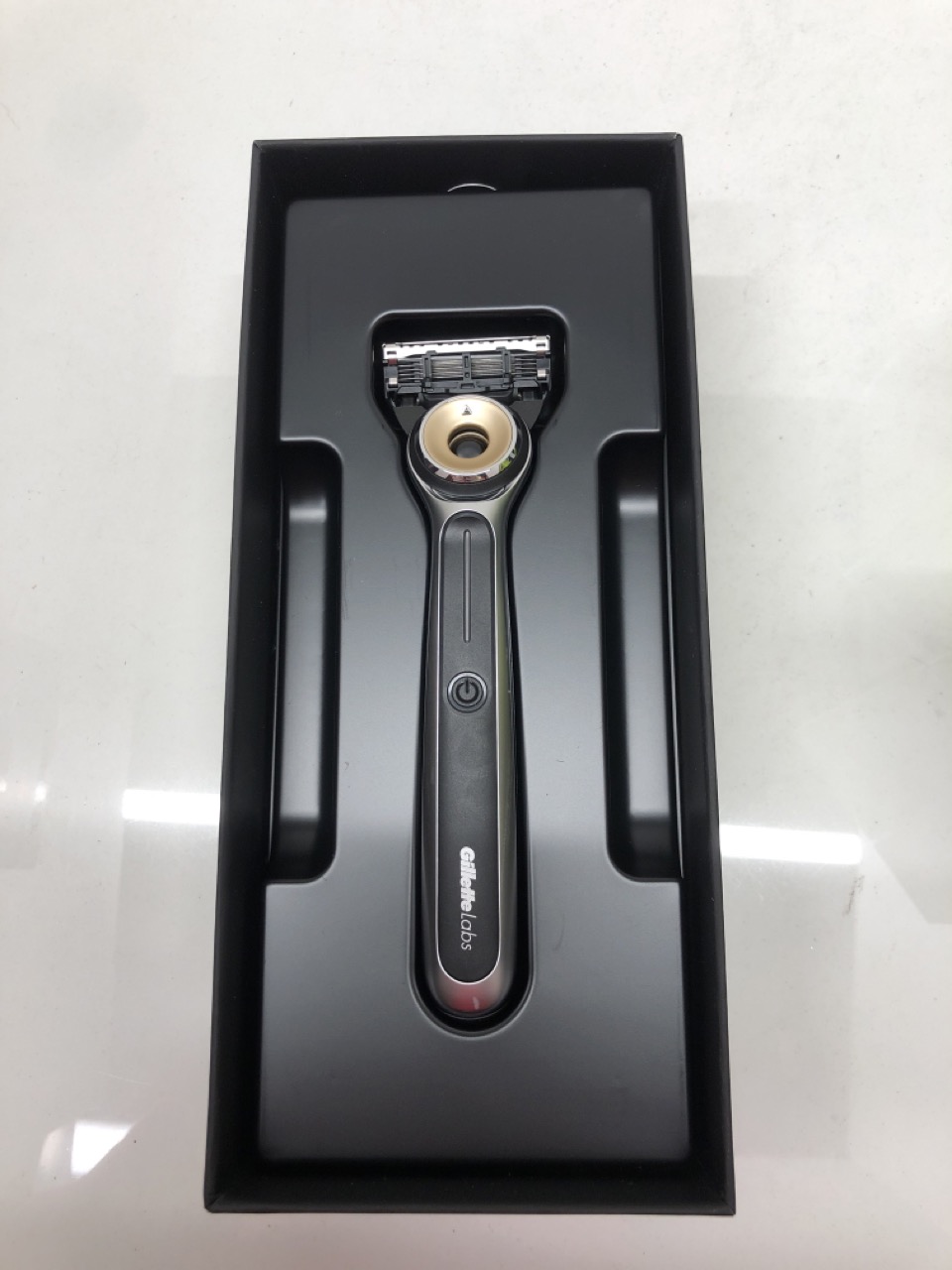 Lot 101  
            Edinburgh SR24 - Delivery Only 

                
QUANTITY OF HEALTH & BEAUTY ITEMS TO INCLUDE GILLETTE LABS HEATED MEN'S RAZOR + 1...