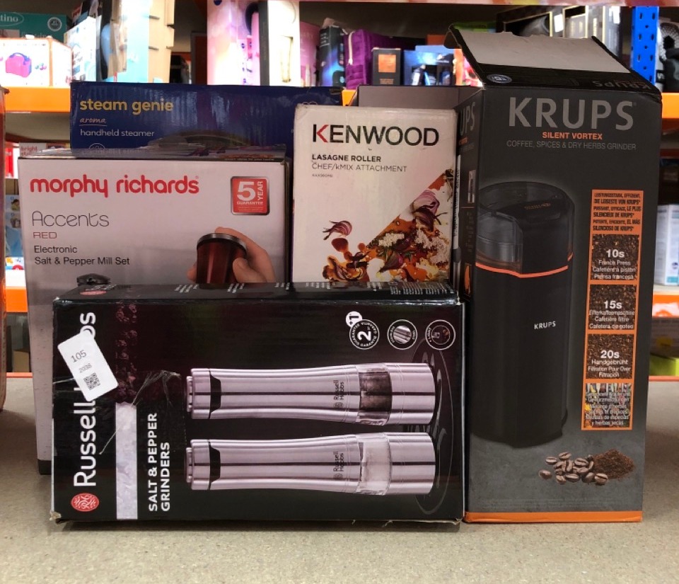 Lot 105  
            Edinburgh SR24 - Delivery Only 

                
QUANTITY OF KITCHEN & APPLIANCES ITEMS TO INCLUDE RUSSELL HOBBS STAINLESS STEEL E...