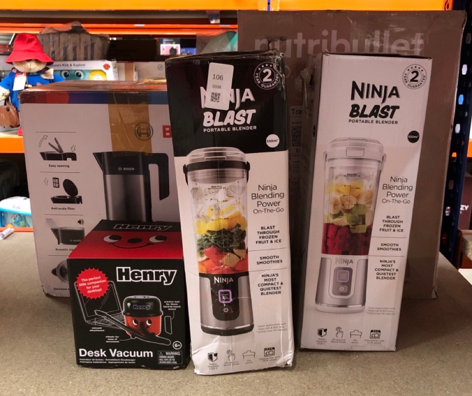Lot 106  
            Edinburgh SR24 - Delivery Only 

                
QUANTITY OF KITCHEN & APPLIANCES ITEMS TO INCLUDE NINJA BLAST PORTABLE BLENDER, 5...