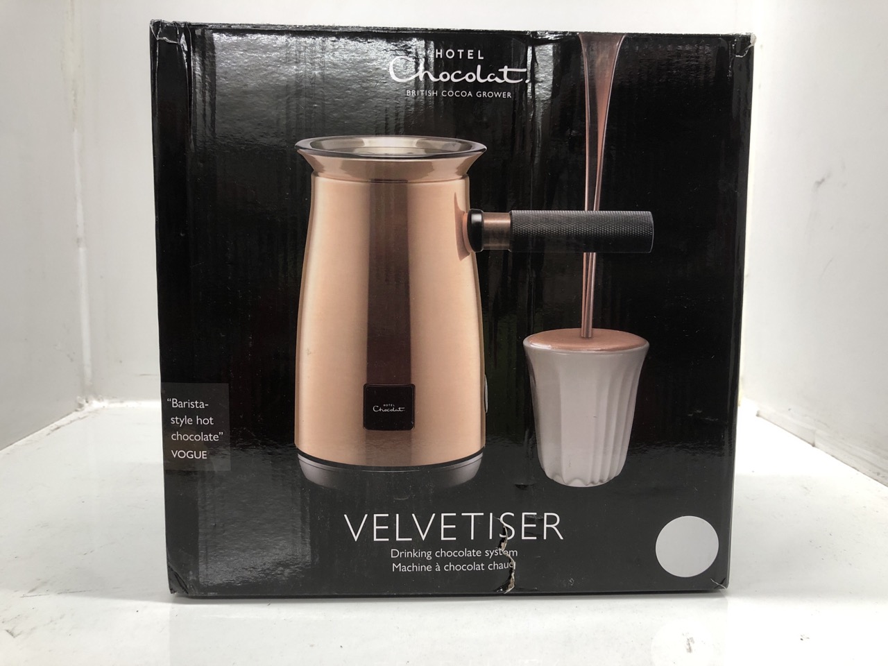 Lot 108  
            Edinburgh SR24 - Delivery Only 

                
QUANTITY OF KITCHEN & APPLIANCES ITEMS TO INCLUDE HOTEL CHOCOLAT 472725AM WHITE V...