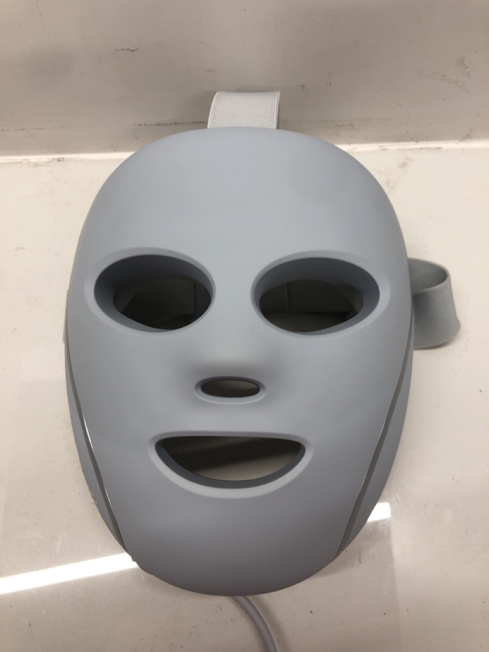 Lot 110  
            Edinburgh SR24 - Delivery Only 

                
SHARK CRYGLOW UNDER EYE COOLING & LED ANTI AGING & BLEMISH REPAIR MASK : LOCATION...