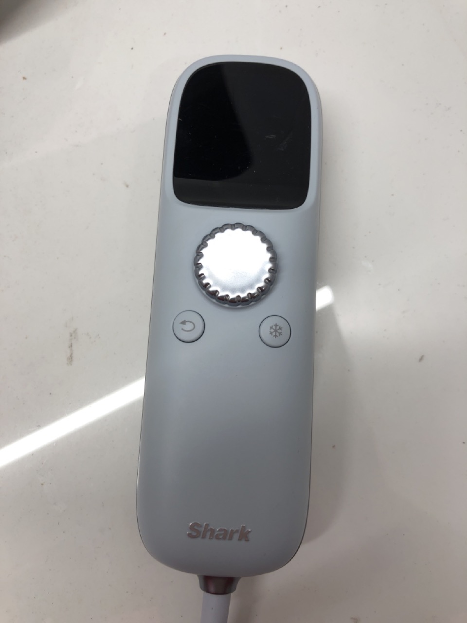 Lot 110  
            Edinburgh SR24 - Delivery Only 

                
SHARK CRYGLOW UNDER EYE COOLING & LED ANTI AGING & BLEMISH REPAIR MASK : LOCATION...