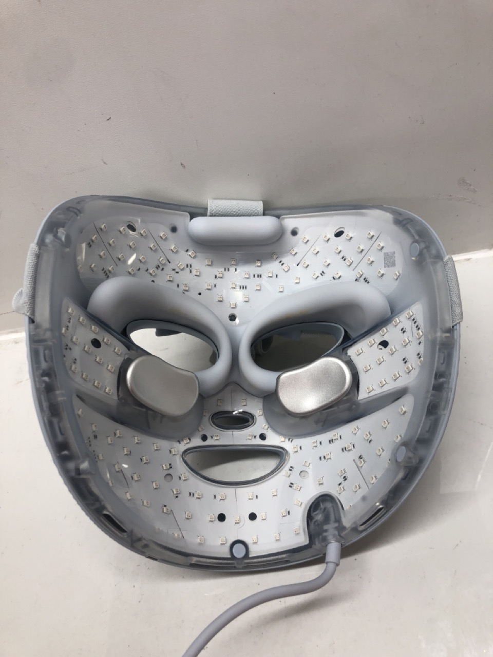 Lot 110  
            Edinburgh SR24 - Delivery Only 

                
SHARK CRYGLOW UNDER EYE COOLING & LED ANTI AGING & BLEMISH REPAIR MASK : LOCATION...