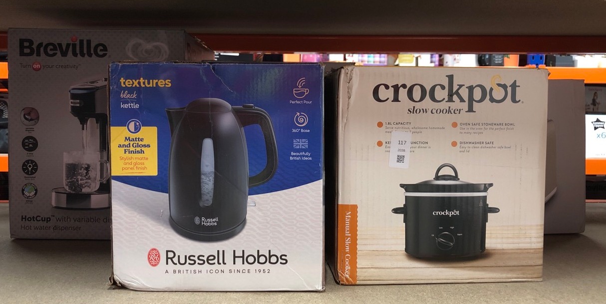 Lot 117  
            Edinburgh SR24 - Delivery Only 

                
QUANTITY OF KITCHEN & APPLIANCES ITEMS TO INCLUDE RUSSELL HOBBS TEXTURES ELECTRIC...