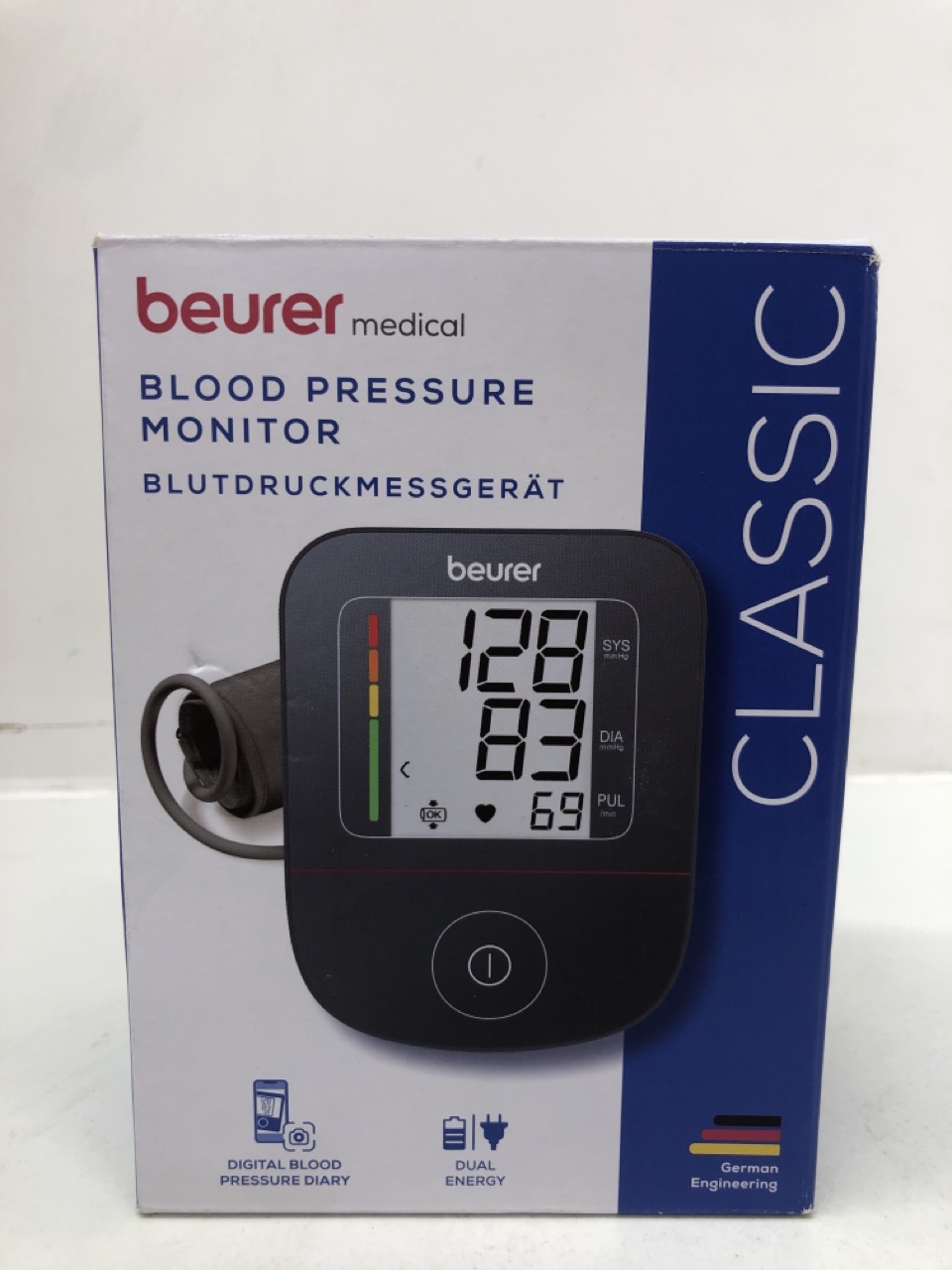 Lot 119  
            Edinburgh SR24 - Delivery Only 

                
QUANTITY OF HEALTH & BEAUTY ITEMS TO INCLUDE BEURER BM 25 UPPER ARM BLOOD PRESSUR...