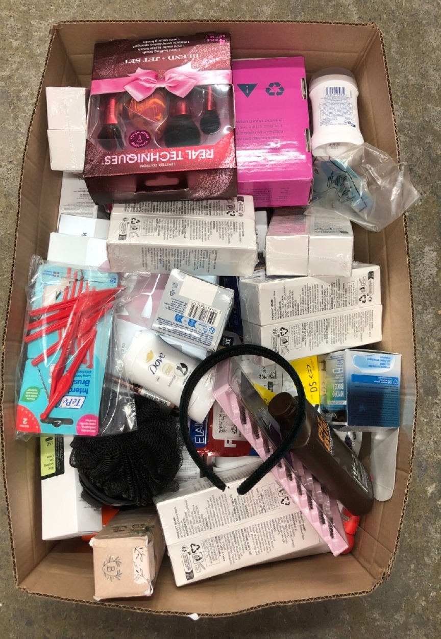 Lot 122  
            Edinburgh SR24 - Delivery Only 

                
QUANTITY OF HEALTH & BEAUTY ITEMS TO INCLUDE NEUTROGENA HYDRO BOOST GEL CREAM: LO...