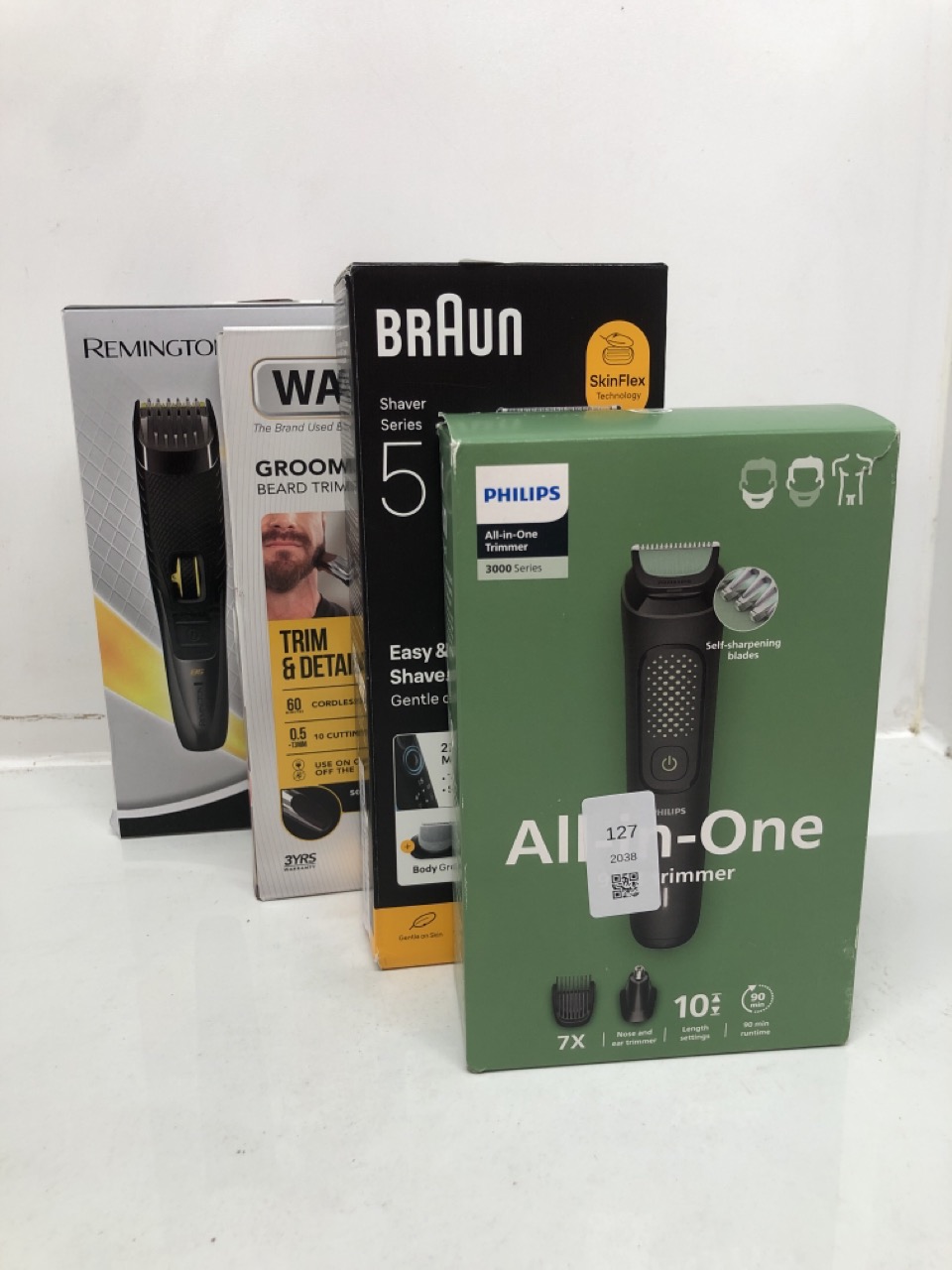 Lot 127  
            Edinburgh SR24 - Delivery Only 

                
QUANTITY OF HEALTH & BEAUTY ITEMS TO INCLUDE PHILIPS MULTIGROOM 3000 SERIES ALL-I...