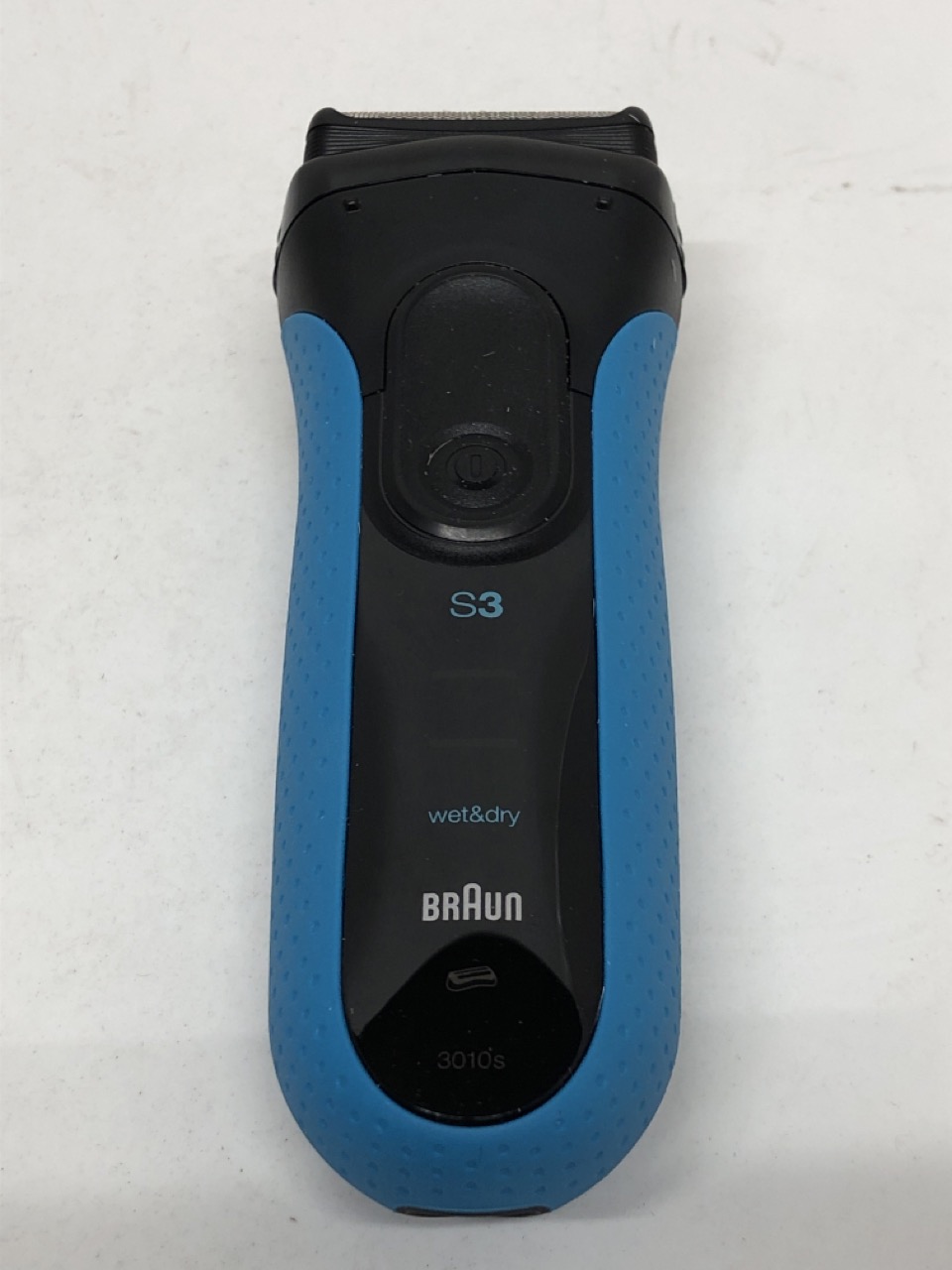 Lot 129  
            Edinburgh SR24 - Delivery Only 

                
QUANTITY OF HEALTH & BEAUTY ITEMS TO INCLUDE BRAUN SERIES 3+ ELECTRIC SHAVER, 3 F...