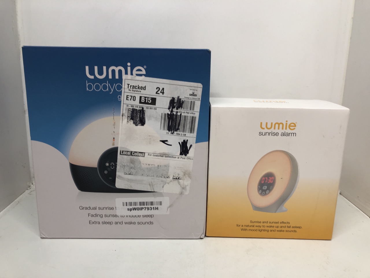 Lot 130  
            Edinburgh SR24 - Delivery Only 

                
LUMIE BODYCLOCK GLOW 150 - WAKE-UP LIGHT ALARM CLOCK WITH 10 SOUNDS AND SLEEP SUN...