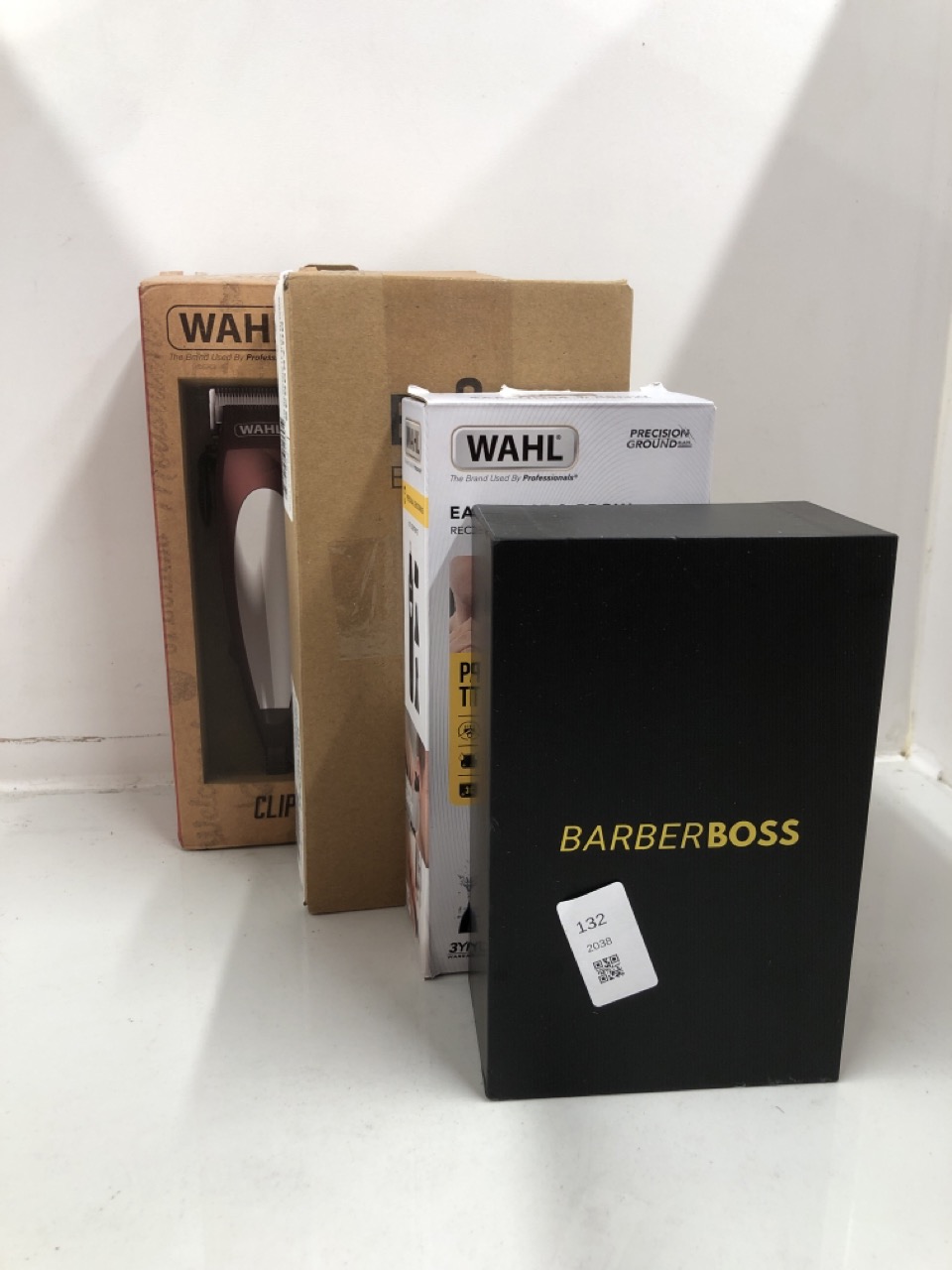 Lot 132  
            Edinburgh SR24 - Delivery Only 

                
QUANTITY OF HEALTH & BEAUTY ITEMS TO INCLUDE WAHL 3 IN 1 PERSONAL TRIMMER, NOSE H...