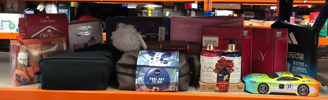 Lot 137  
            Edinburgh SR24 - Delivery Only 

                
QUANTITY OF HEALTH & BEAUTY ITEMS TO INCLUDE BAYLIS & HARDING CITRUS, LIME & MINT...