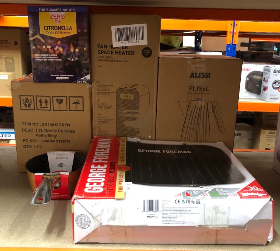 Lot 139  
            Edinburgh SR24 - Delivery Only 

                
QUANTITY OF KITCHEN & APPLIANCES ITEMS TO INCLUDE GEORGE FOREMAN MEDIUM ELECTRIC ...