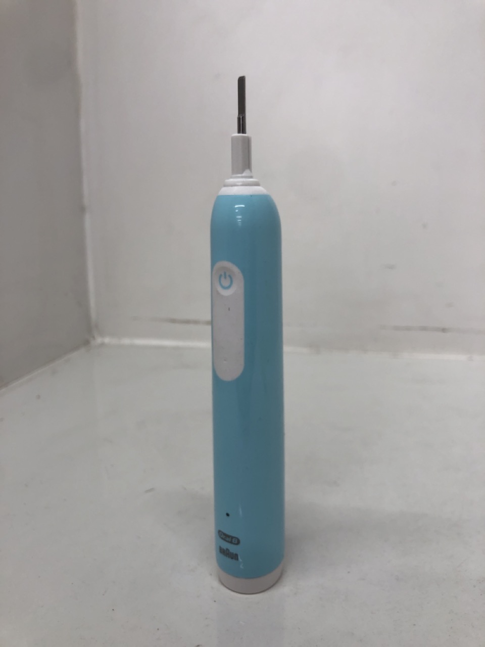 Lot 146  
            Edinburgh SR24 - Delivery Only 

                
1 X BOX OF LOOSE HEALTH & BEAUTY ITEMS TO INCLUDE SHARK HAIRSTYLER: LOCATION - B ...