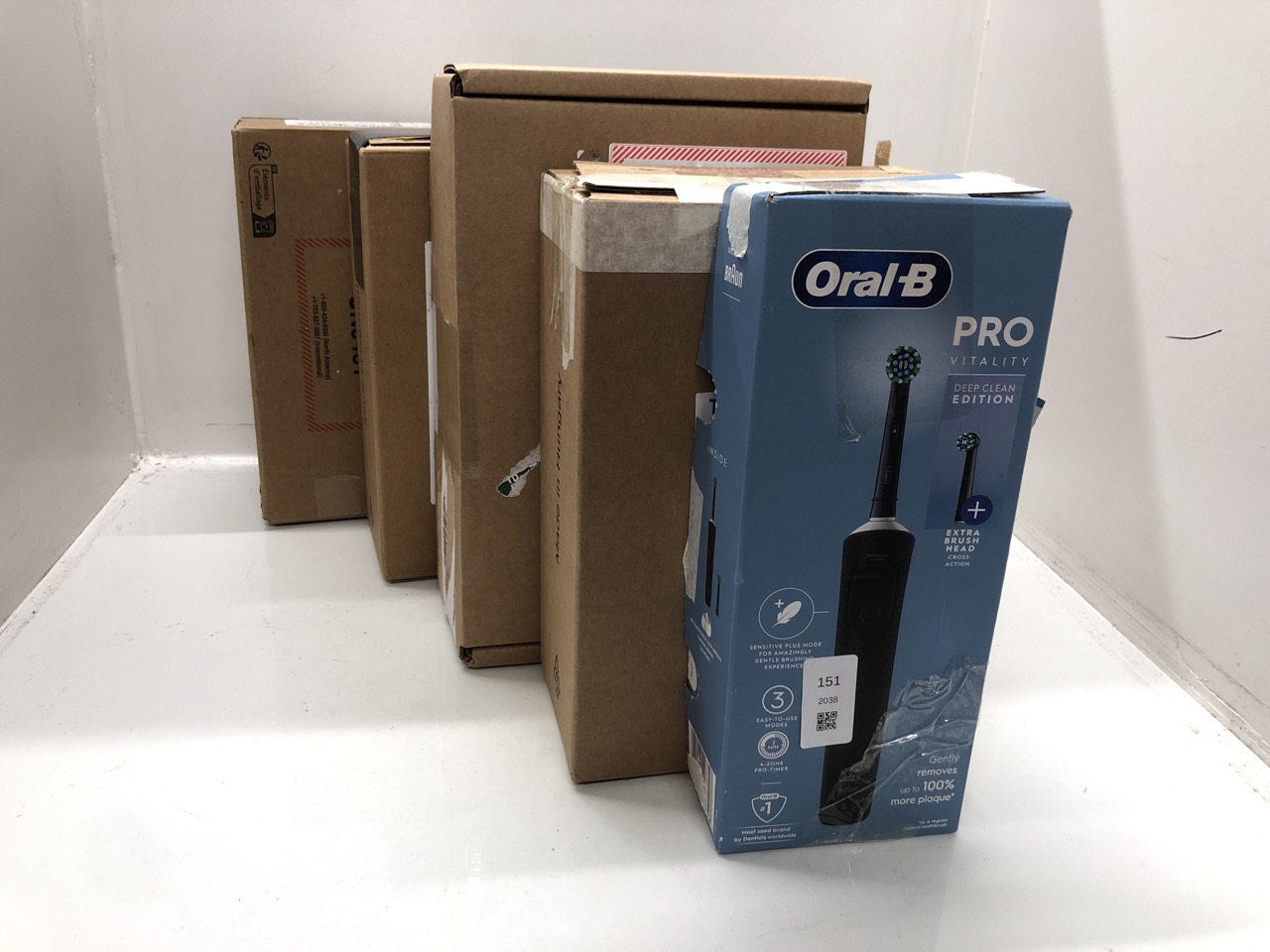 Lot 151  
            Edinburgh SR24 - Delivery Only 

                
QUANTITY OF HEALTH & BEAUTY ITEMS TO INCLUDE ORAL-B VITALITY PRO ELECTRIC TOOTHBR...
