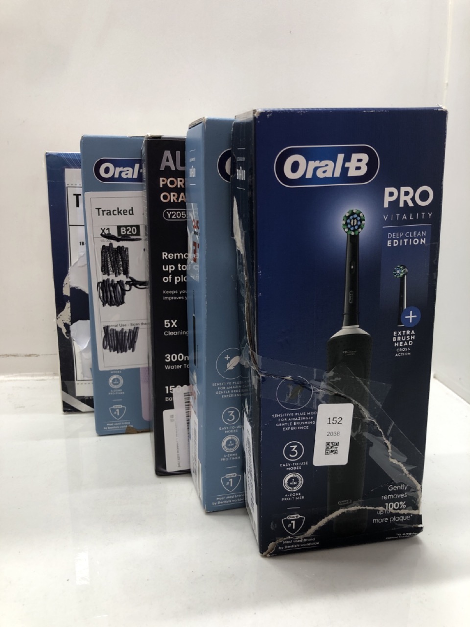 Lot 152  
            Edinburgh SR24 - Delivery Only 

                
QUANTITY OF HEALTH & BEAUTY ITEMS TO INCLUDE ORAL-B VITALITY PRO ELECTRIC TOOTHBR...