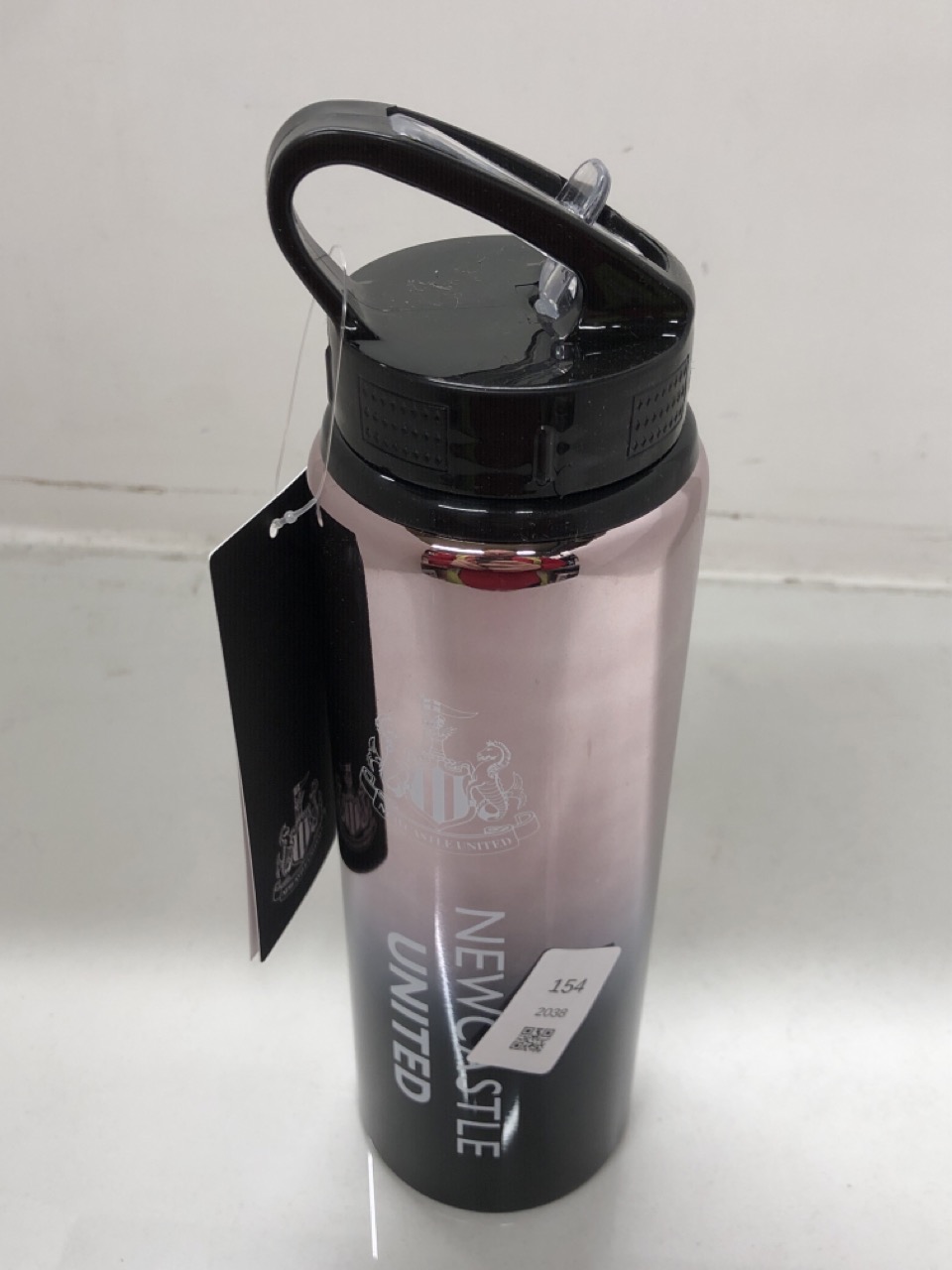 Lot 154  
            Edinburgh SR24 - Delivery Only 

                
QUANTITY OF ITEMS TO INCLUDE CONTIGO TRAVEL MUG BYRON, STAINLESS STEEL THERMAL-MU...