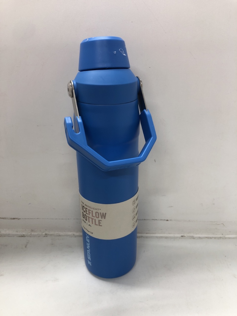Lot 155  
            Edinburgh SR24 - Delivery Only 

                
QUANTITY OF ITEMS TO INCLUDE STANLEY 1913 ICEFLOW FAST FLOW SPORTS WATER BOTTLE 0...