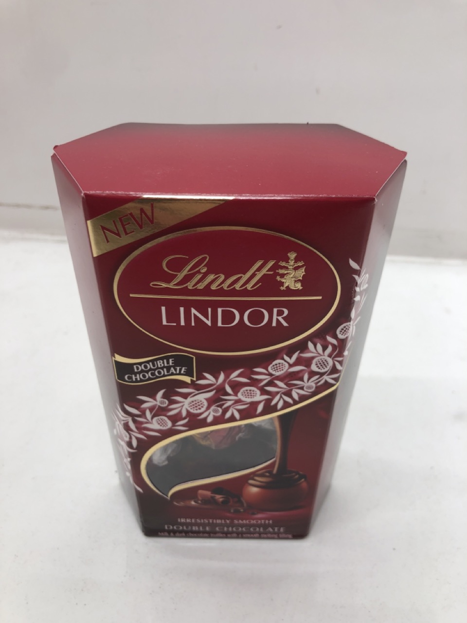 Lot 160  
            Edinburgh SR24 - Delivery Only 

                
QUANTITY OF FOOD & DRINK ITEMS TO INCLUDE LINDT LINDOR DOUBLE CHOCOLATE TRUFFLES ...