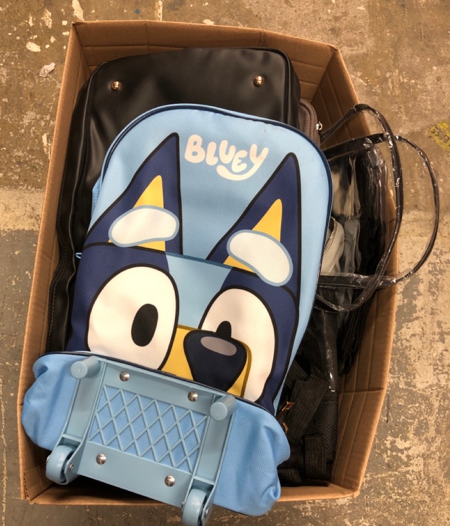 Lot 161  
            Edinburgh SR24 - Delivery Only 

                
1 X BOX OF CLOTHING & APPAREL ITEMS TO INCLUDE GREY OVERNIGHT BAG : LOCATION - B ...