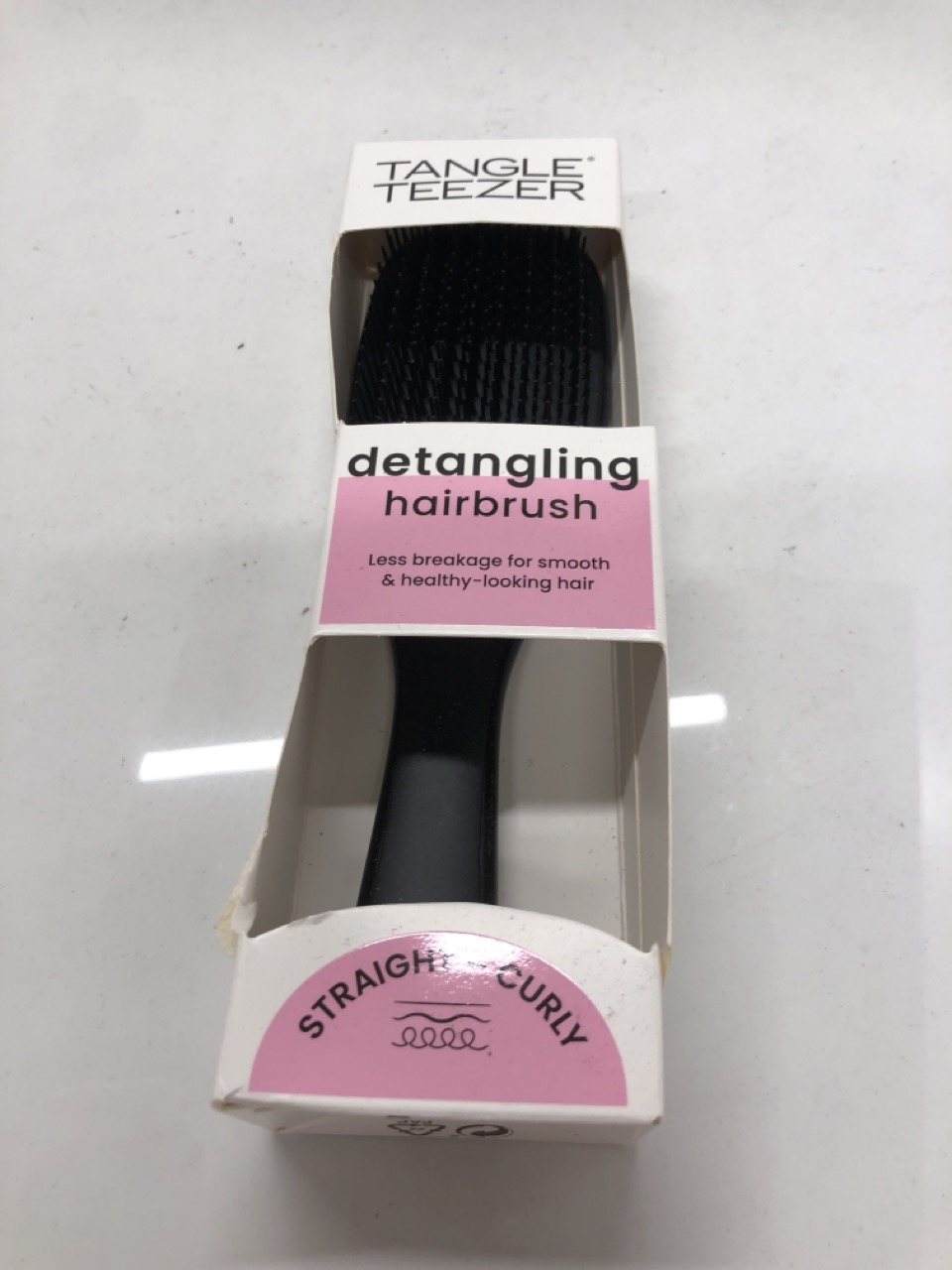 Lot 164  
            Edinburgh SR24 - Delivery Only 

                
QUANTITY OF HEALTH & BEAUTY ITEMS TO INCLUDE WETBRUSH SPEED DRY DETANGLER WITH HE...