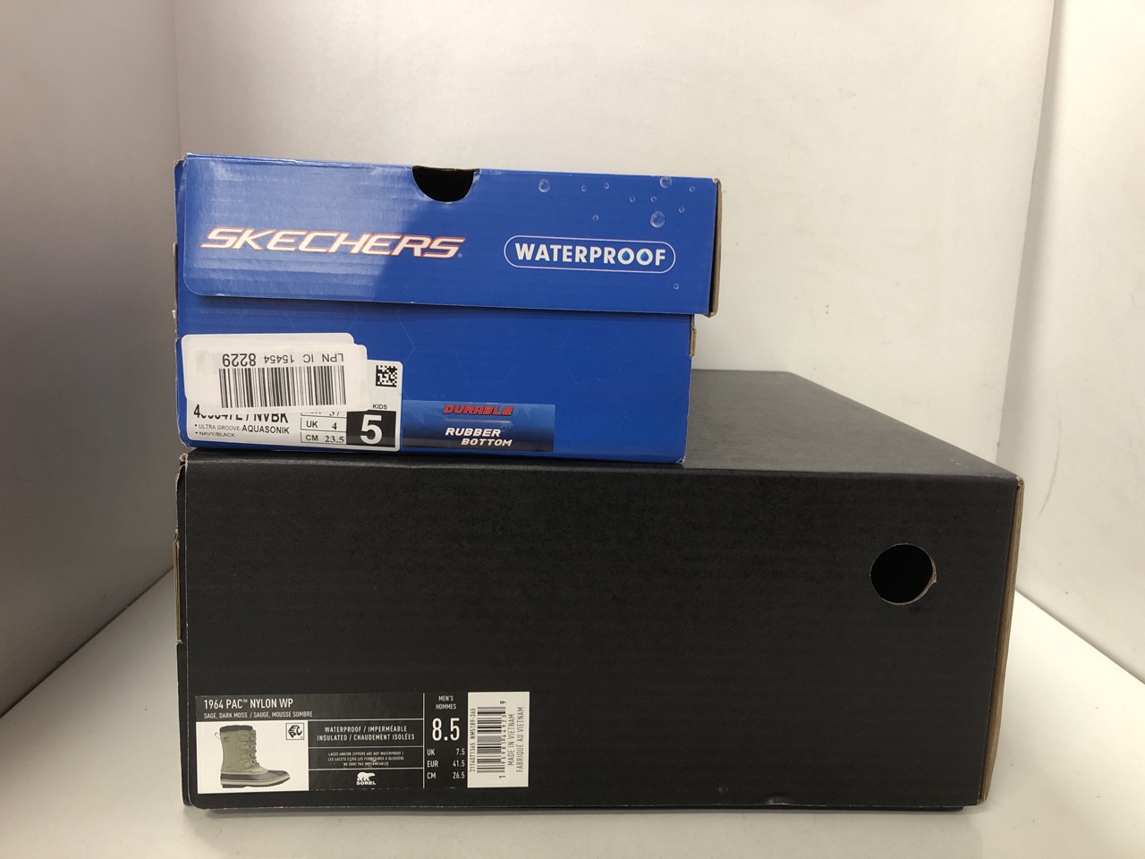 Lot 170  
            Edinburgh SR24 - Delivery Only 

                
SOREL GREEN WINTER BOOTS UK SIZE 7.5 & SKECHERS AQUA SONIK TRAINERS UK SIZE 5 + S...