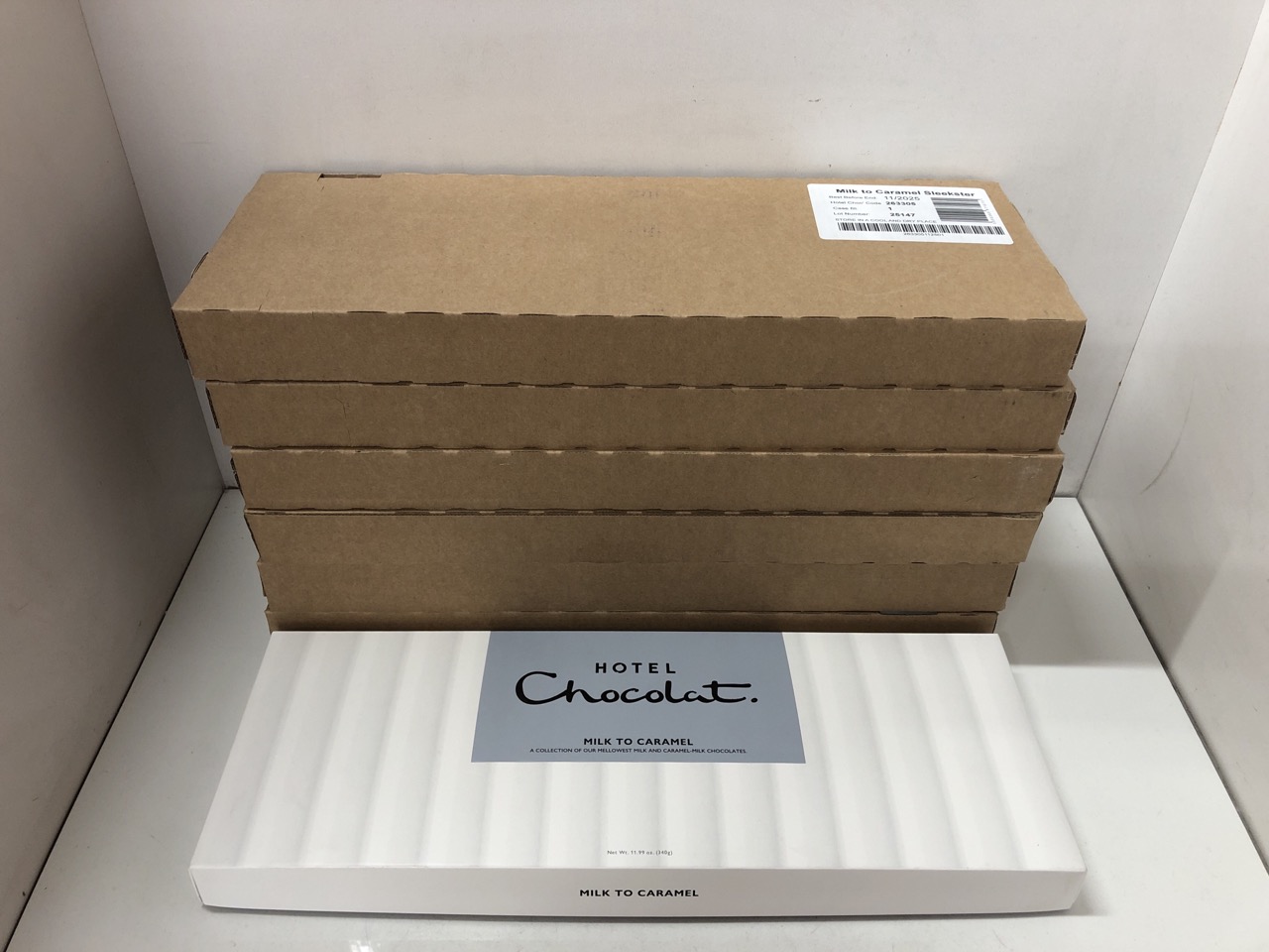 Lot 172  
            Edinburgh SR24 - Delivery Only 

                
7 X HOTEL CHOCOLAT MILK TO CARAMEL CHOCOLATE SELECTION 340G ITEMS MAY BE BEST BEF...