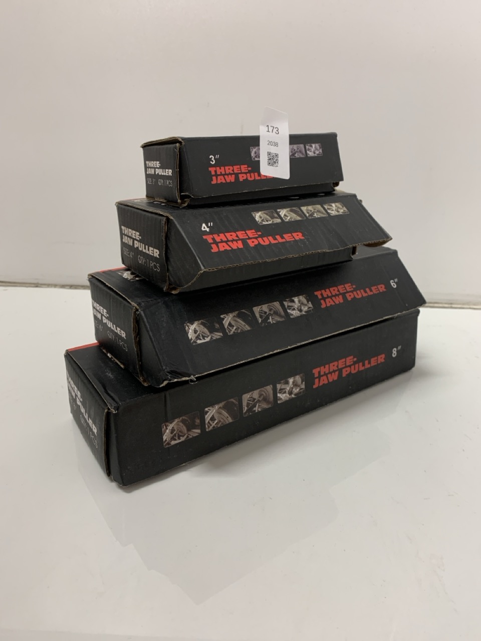 Lot 173  
            Edinburgh SR24 - Delivery Only 

                
QUANTITY OF TOOLS & HOME IMPROVEMENT ITEMS TO INCLUDE THREE JAW PULLER 3": LOCATI...