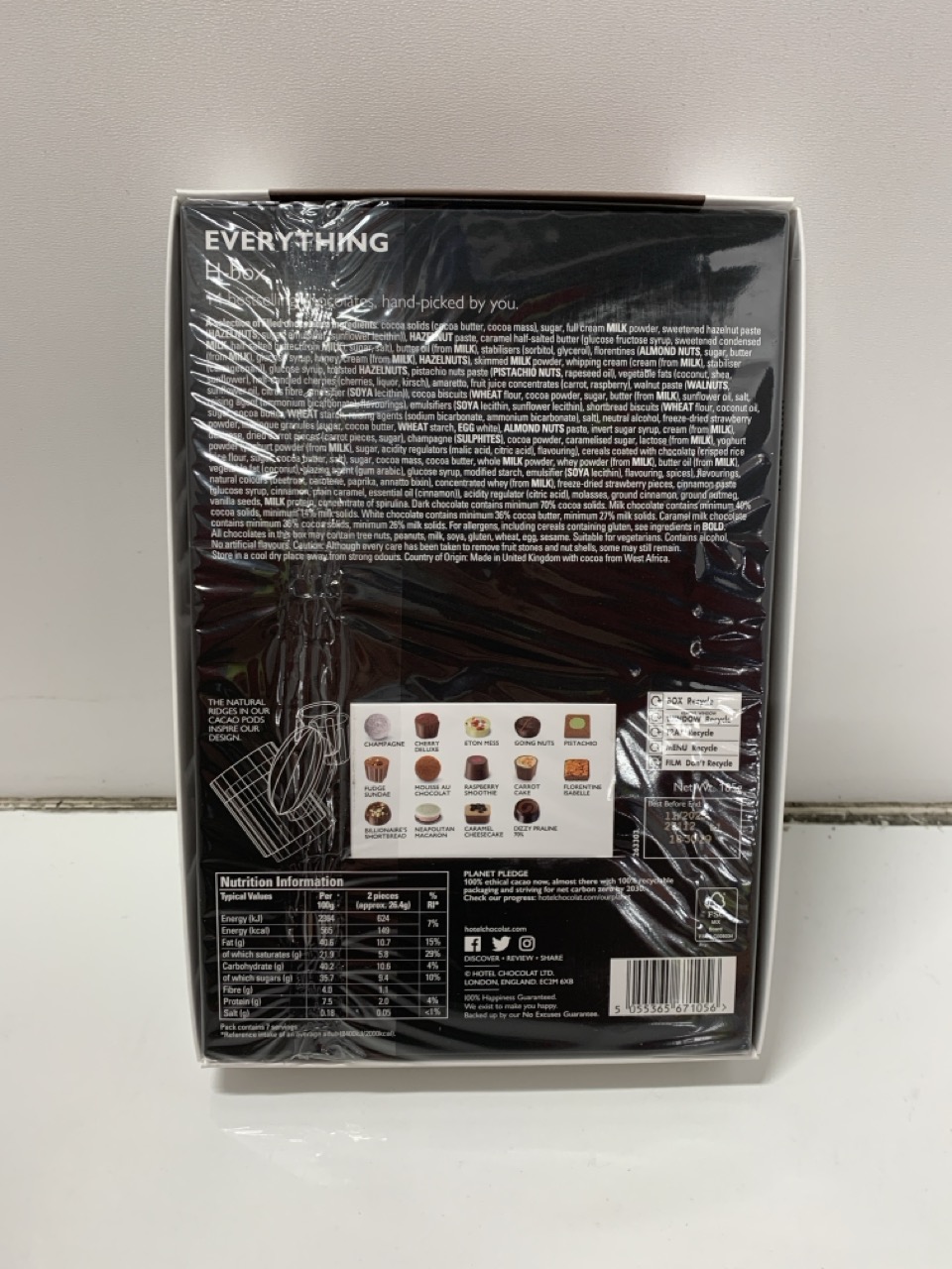 Lot 174  
            Edinburgh SR24 - Delivery Only 

                
17 X HOTEL CHOCOLAT EVERYTHING H-BOX - 14 MILK, WHITE AND DARK CHOCOLATES, 185G -...